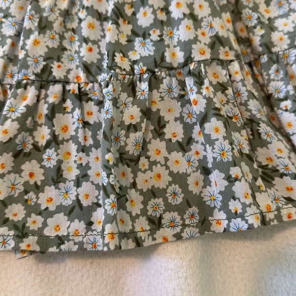 UO ruffle floral print skirt - Picture 3 of 5